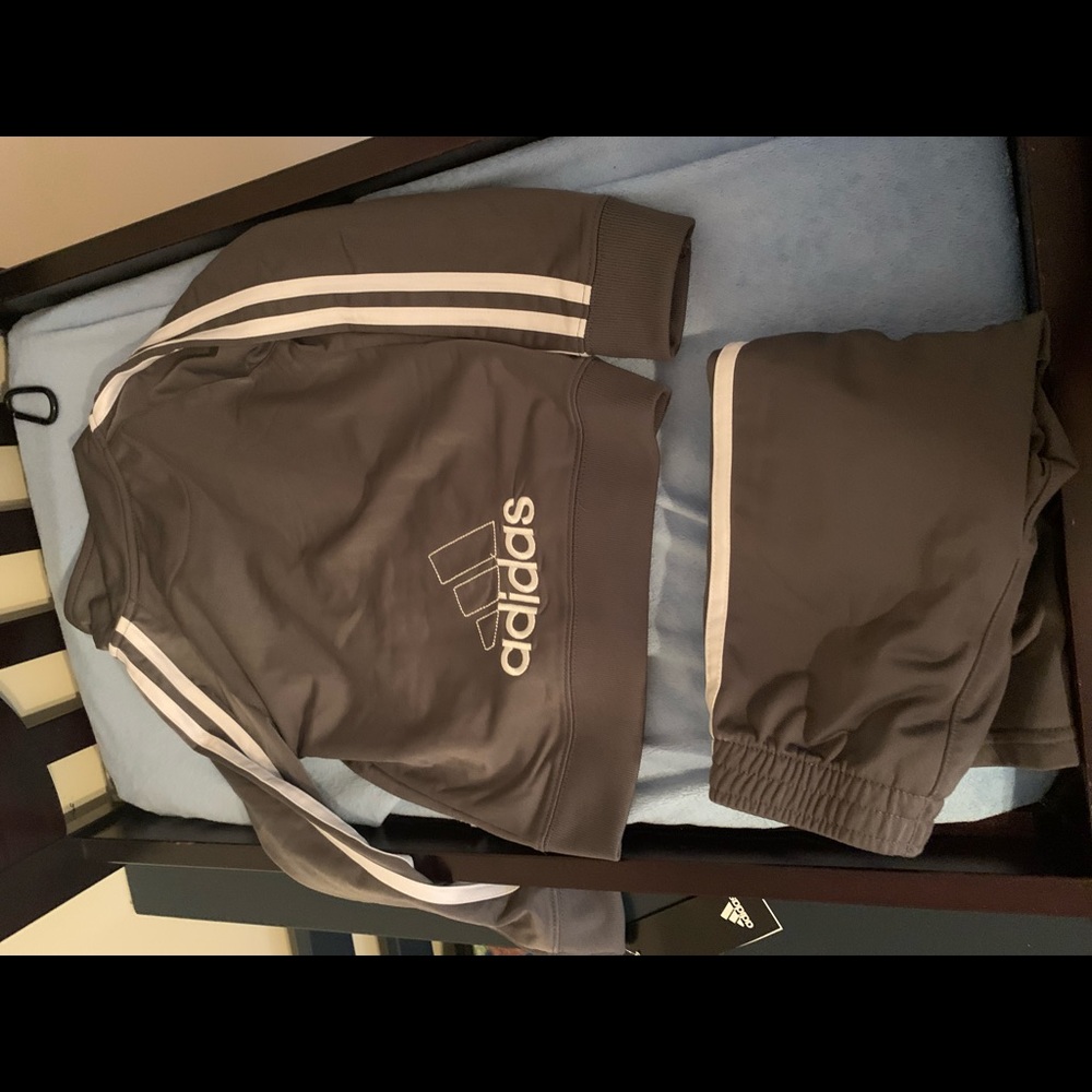 Toddler Adidas outfit 3T